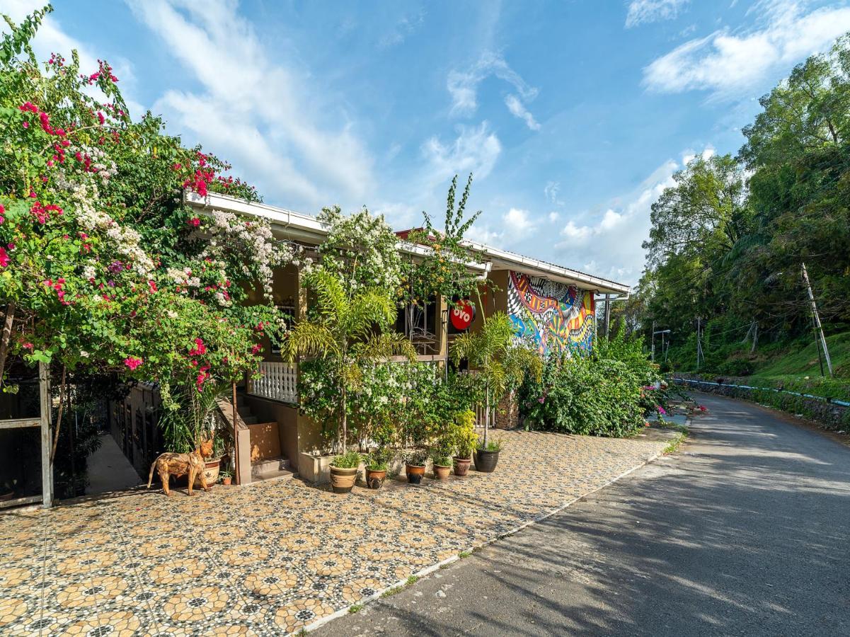 Oyo 89932 Dd Hotel