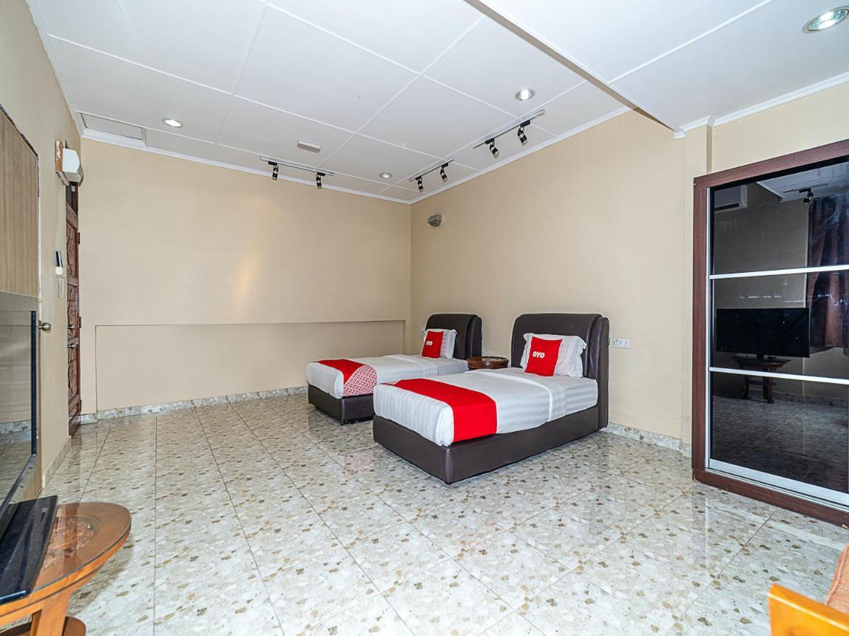 Oyo 89932 Dd Hotel 2*